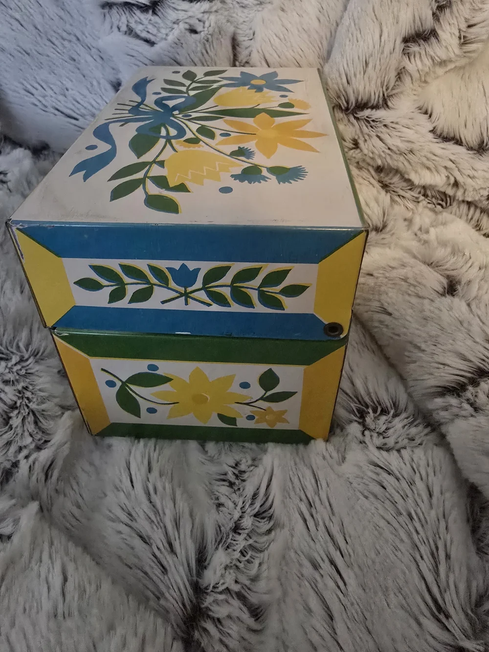 Vintage MCM Tin Floral Recipe/Storage Box 5x3 Few Chippy Spots Cottagecore